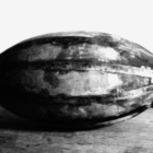 Form, ca. ø 55 x 120 cm, Blei, Beton, Stahl, 1988